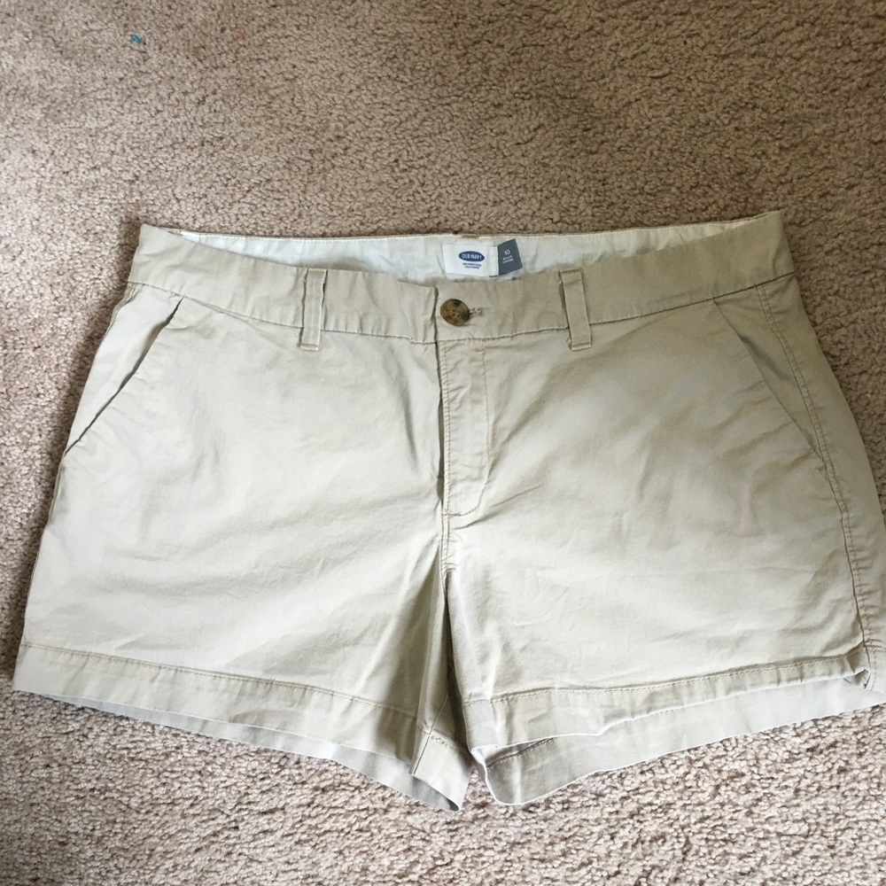 Old Navy shorts - Khaki/10